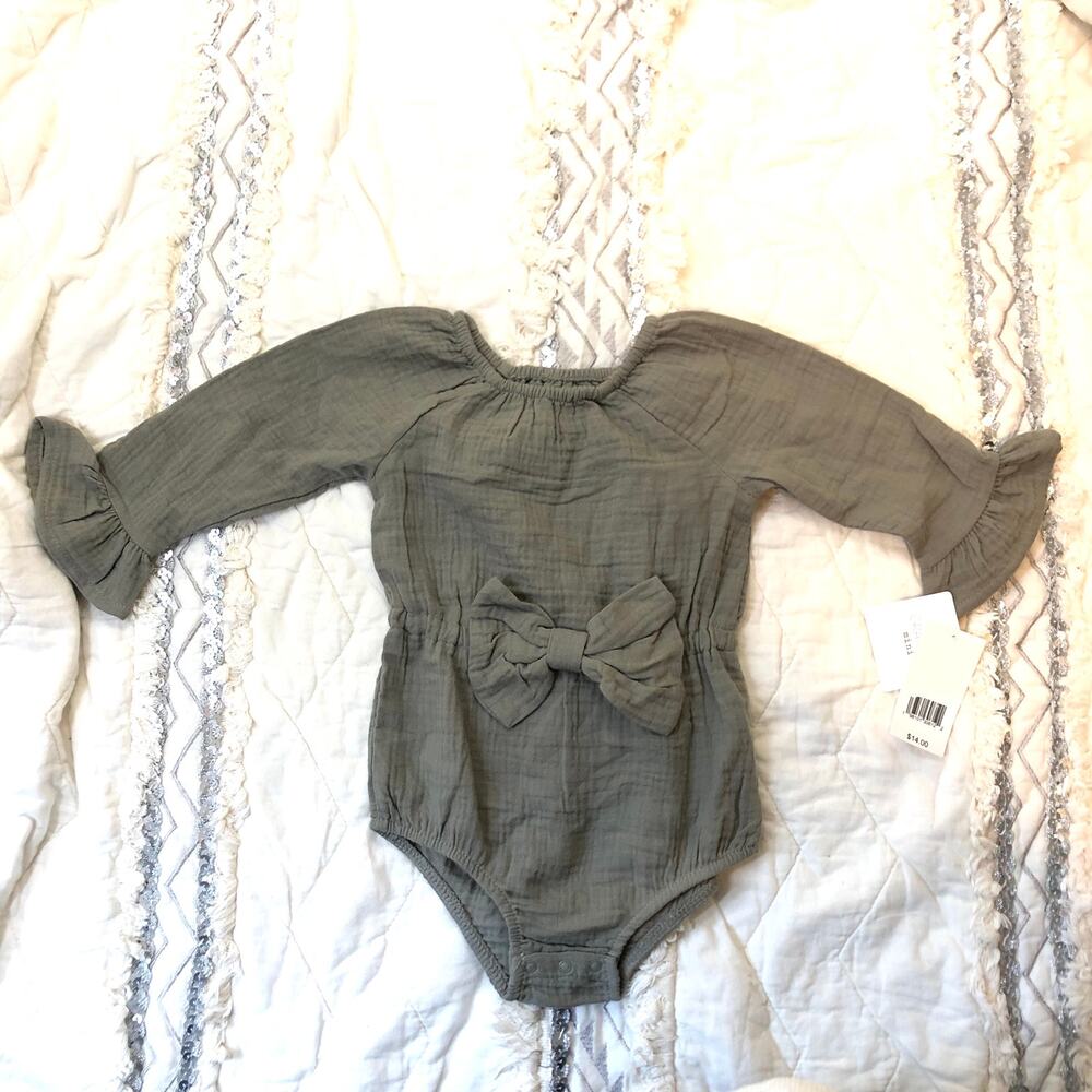 Grayson Mini NWT Baby Girl's Bow Front Green Romper 12M